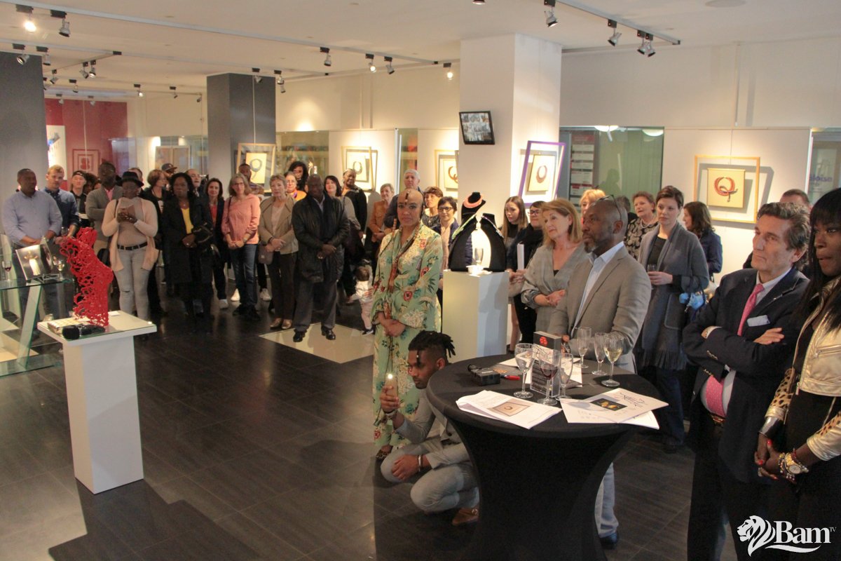 JeanCreati's tweet image. L’ombre de ma lumière est la quintessence d’un long chemin parcouru consacré à un métissage culturel.
Vernissage Galerie Art&amp;amp; Émotion  Lausanne Suisse🇨🇭