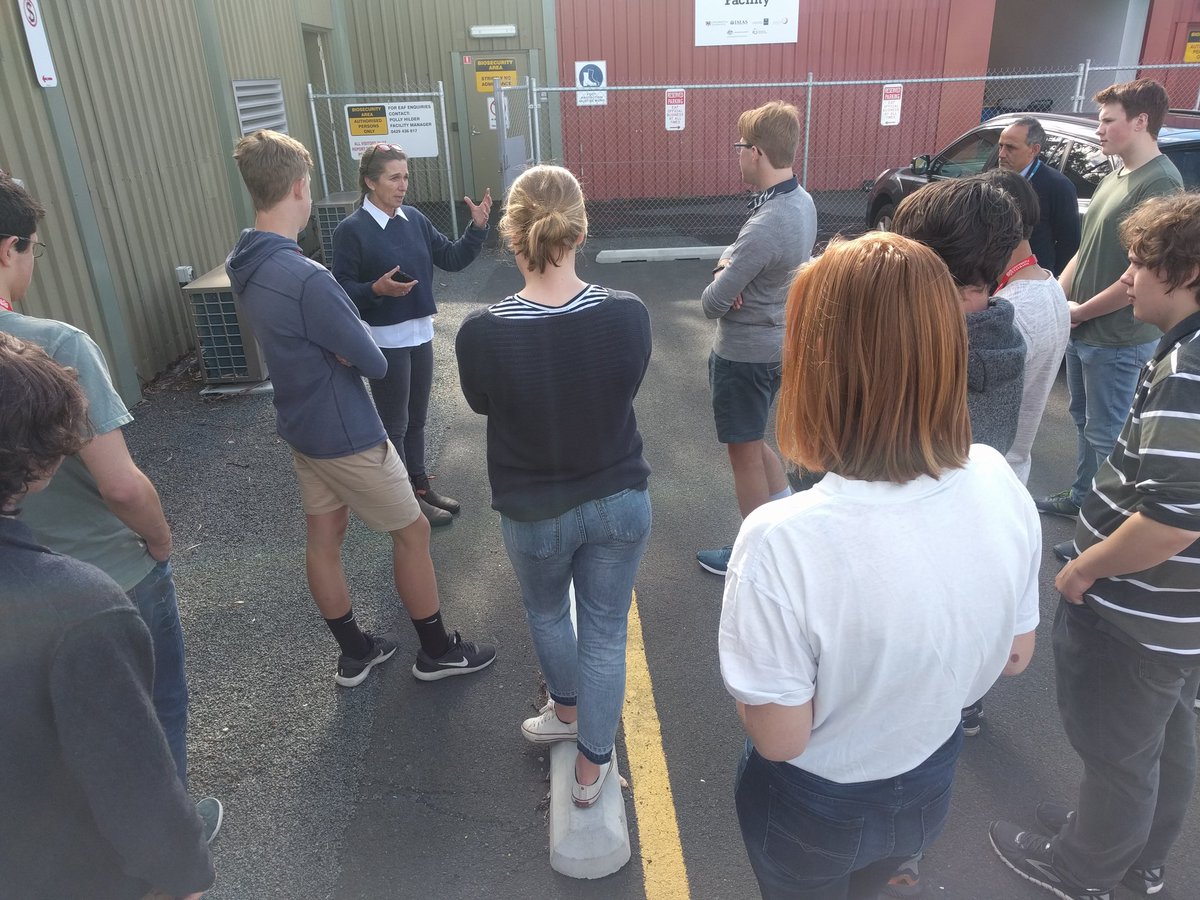 TYSF_UTAS's tweet photo. Learning about the science in aquaculture with Polly Holder &amp; Mark Natoli at @IMASUTAS Taroona facility https://t.co/fZxZXRAoGT