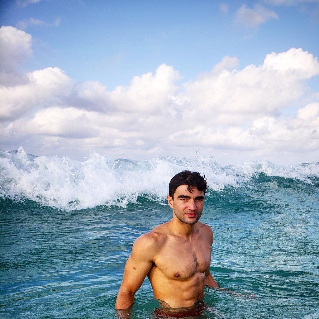 aminifonua's tweet photo. Fantasea II: The Second Wave 🧜🏽♂️ 🌊 🌞 #micayito #cuba #havana #FunInTheSun https://t.co/y2on0ITBUL