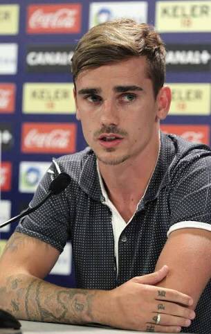 antonarias10's tweet photo. Rueda de Prensa.
Declaraciones de @AntoGriezmann sobre su técnico  rival de esta noche @OscarBSaab .
- “ Ese pinche pez me pela el cuero”.
Declaró el francés tras aniquilar el partido con un golazo.
#GoStoke #TrustTheProccess https://t.co/hXqc6rdOWP
