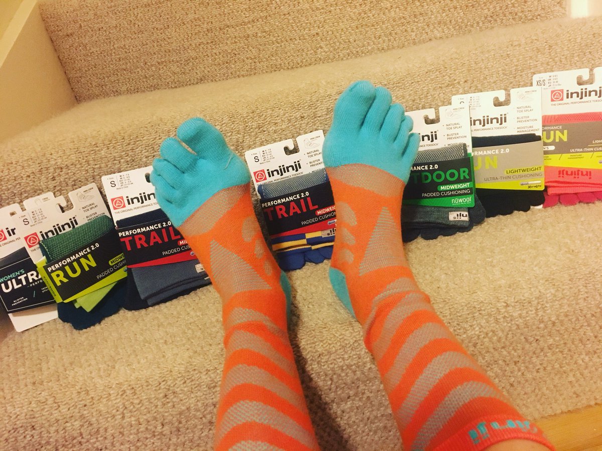 jo_meek's tweet photo. Even my feet look good in these! Happy feet= Happy runner!
.
Thank you @Beta_Running for delivery and allowing my feet to be your ambassador! #hobbitfeet 
.
.
Run 🐿 Run
.
.
#BetaRunning #TeamBetaRunning #injinji #toesocks https://t.co/okep9zV44l