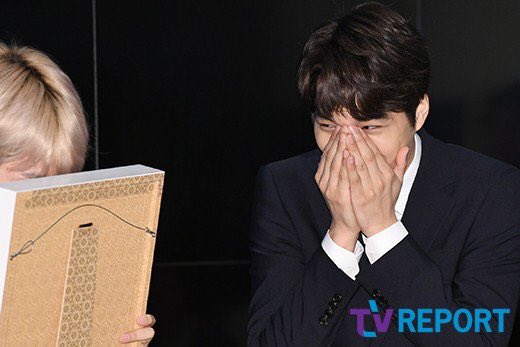 choconini_'s tweet photo. JONGIN AND BAEKHYUN’S REACTION HAHAHAHAHA baekhyun it’s okay you are cute 😂 https://t.co/YwASorIjtl