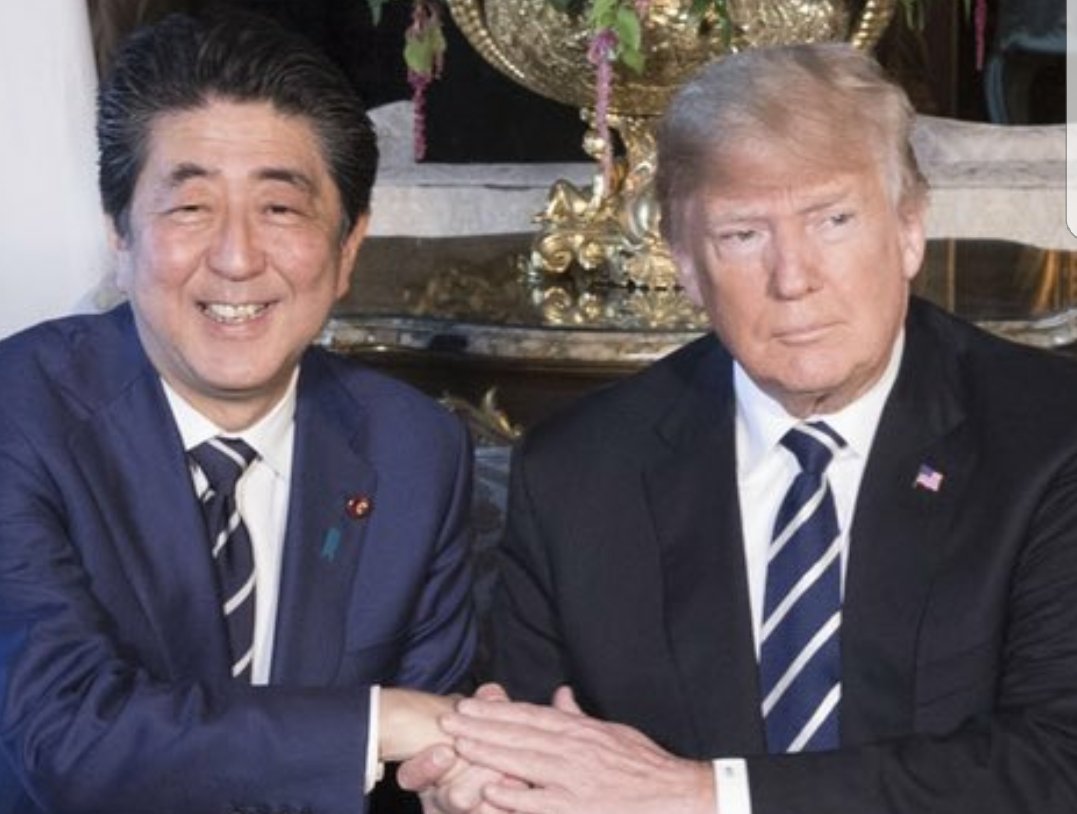 トランプ大統領の公式ツイッターに投稿された写真。ふたりの表情の違いが気になる。適当に選んだ１枚がたまたまこれだっただけならいいけど…