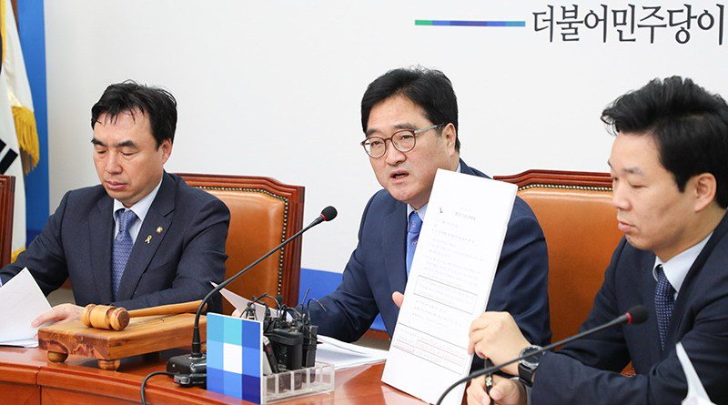 우원식 “한국당 뜬금없는 ‘텐트쇼’…막가파식 무책임 정치” sisanet.kr/archives/7461