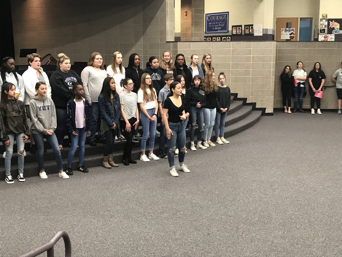 Burrows3Bridget's tweet photo. A perfect example of GRR.The 8th Grade Chorus teaching rising 6th graders a 3-part choral warm-up. #WelcometoPR #WeArePR @APTomikaMBrown @PorterRidgeMSNC @AGHoulihan @BlaireTraywick https://t.co/DdeD7mzo3M