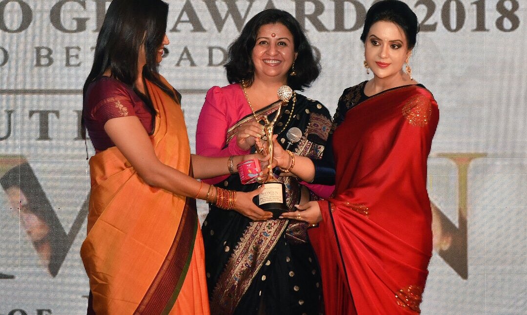 fadnavis_amruta's tweet photo. It was an honour to award highly accomplished women achievers frm different career paths @ficci_india #gr8Magazine #Beti awards! From being primary caregivers,women r now contributing to economy & social change! Let’s get inspired & inspire these supernovas to scale newer heights https://t.co/L9WpQXjbMd