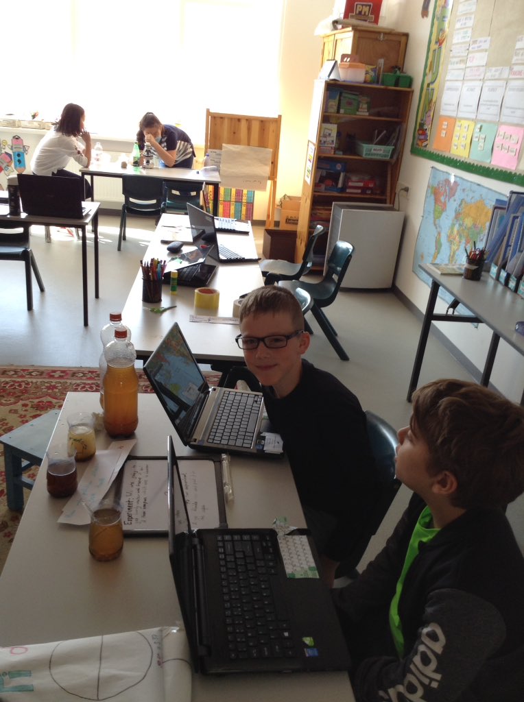 mmacqueen1's tweet photo. Sts designing their own experiments sometimes need an expert to show them how to use the tools. Gr4 are following scientific process and inquiring into dirty water? #isumng https://t.co/smE0KJ7kIs