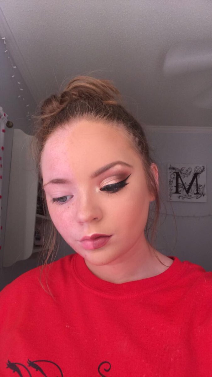 maddiegMUA's tweet photo. prom is coming up people‼️‼️‼️‼️ https://t.co/zuYdS7Vs37