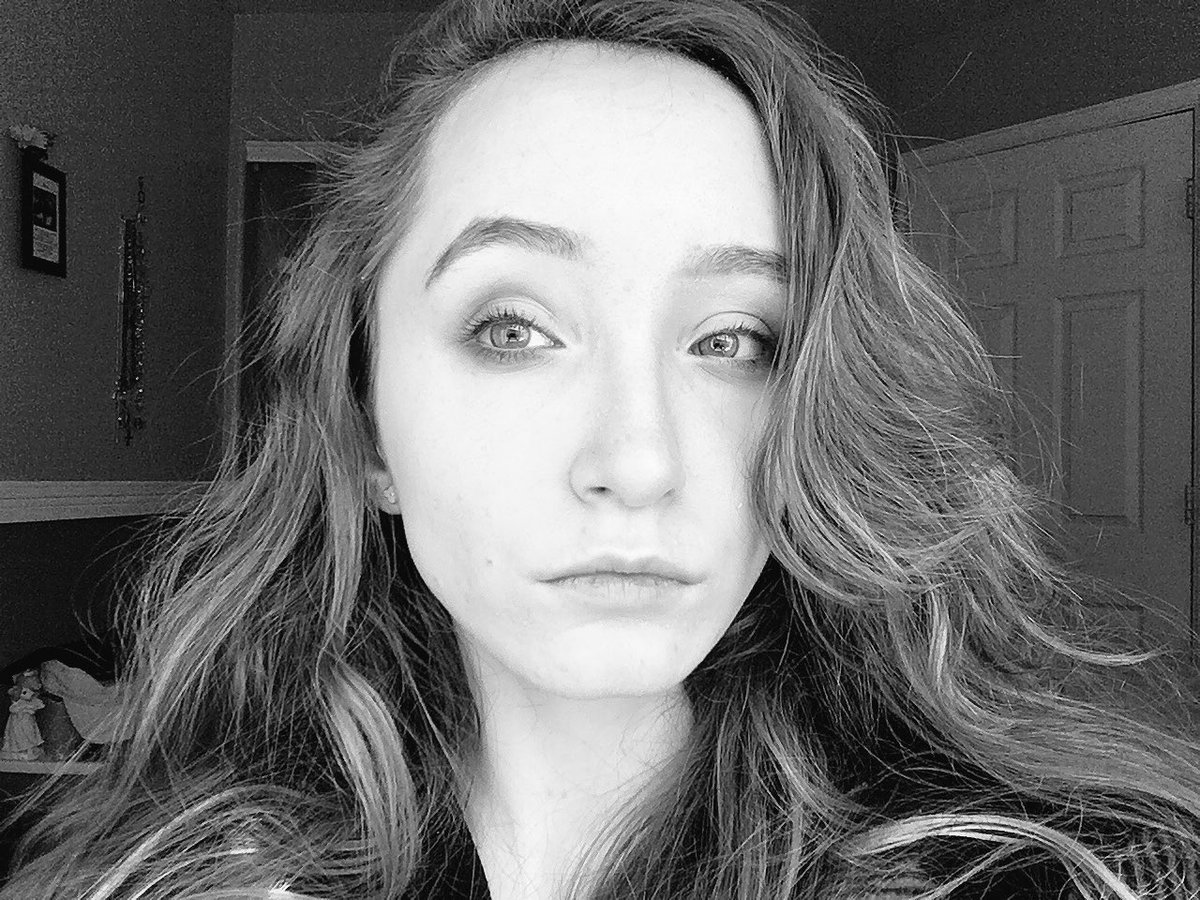 dolan_brat's tweet photo. #Confident4OU #TuesdaySelfie
~Be confident in your own skin, wear whatever the hell you wanna wear and be happy with it~
@GraysonDolan @EthanDolan
💜💙 https://t.co/4CvyMgILRf