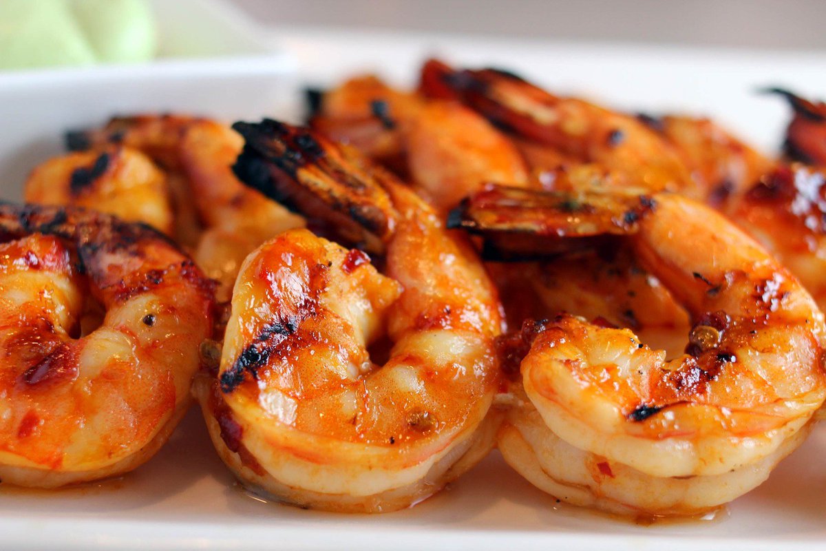 SolanLyD's tweet photo. Que levante la mano a quien le parezcan apetitosas estas gambas..... mmm!! A la plancha, al ajillo... De todas las formas posibles. ¡A nosotros nos encantan! Llámanos y te hacemos llegar las tuyas. Las más frescas y de la mejor calidad. 656 81 89 33 #solan #miercoles #seafood https://t.co/ywcdFKCLBJ