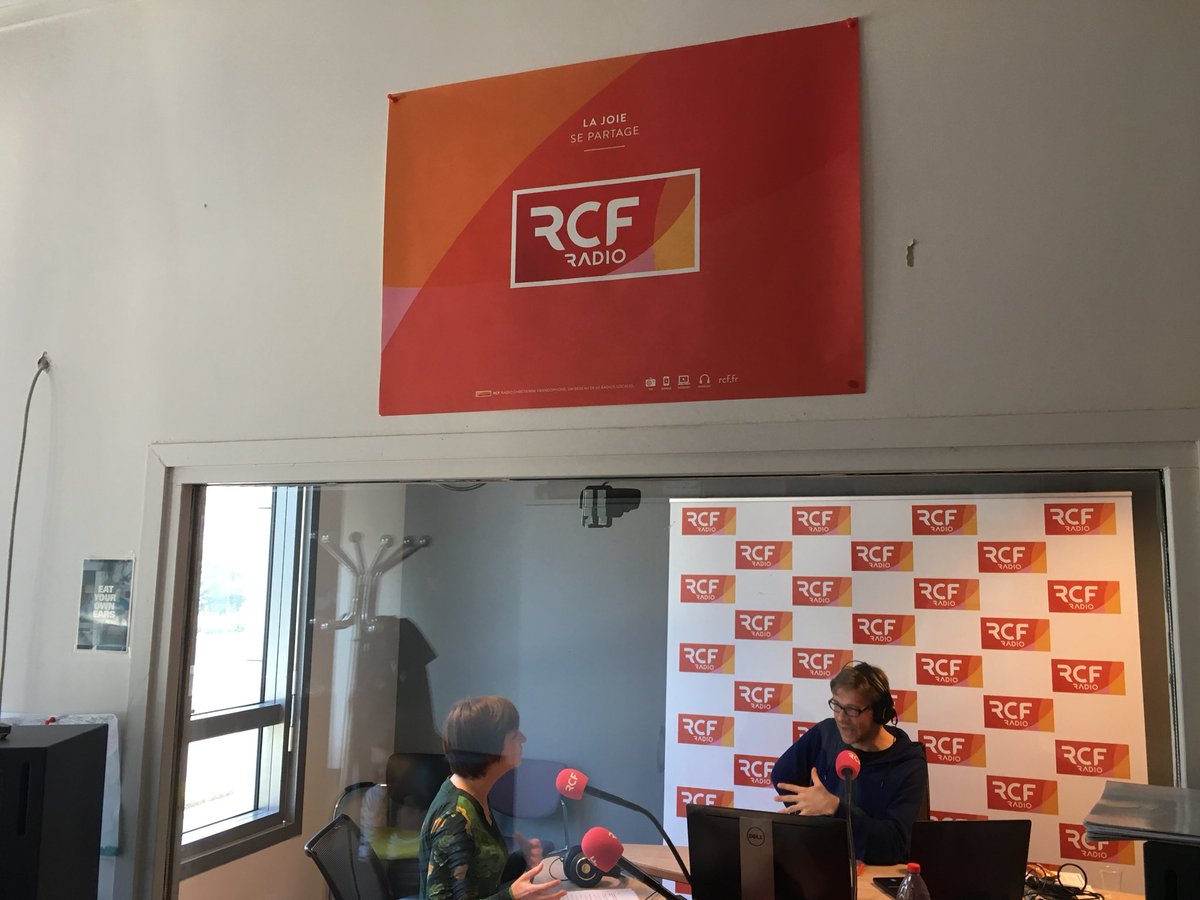 SrNatB's tweet photo. Rdv de 9h à 10h sur @radiorcf avec @AnneKerleo pour émission retour sur le #PreSynod #Synod2018 « quand les jeunes font bouger l’Eglise » avec Chloé et Adrien @synod2018 https://t.co/8XRhR13fb4