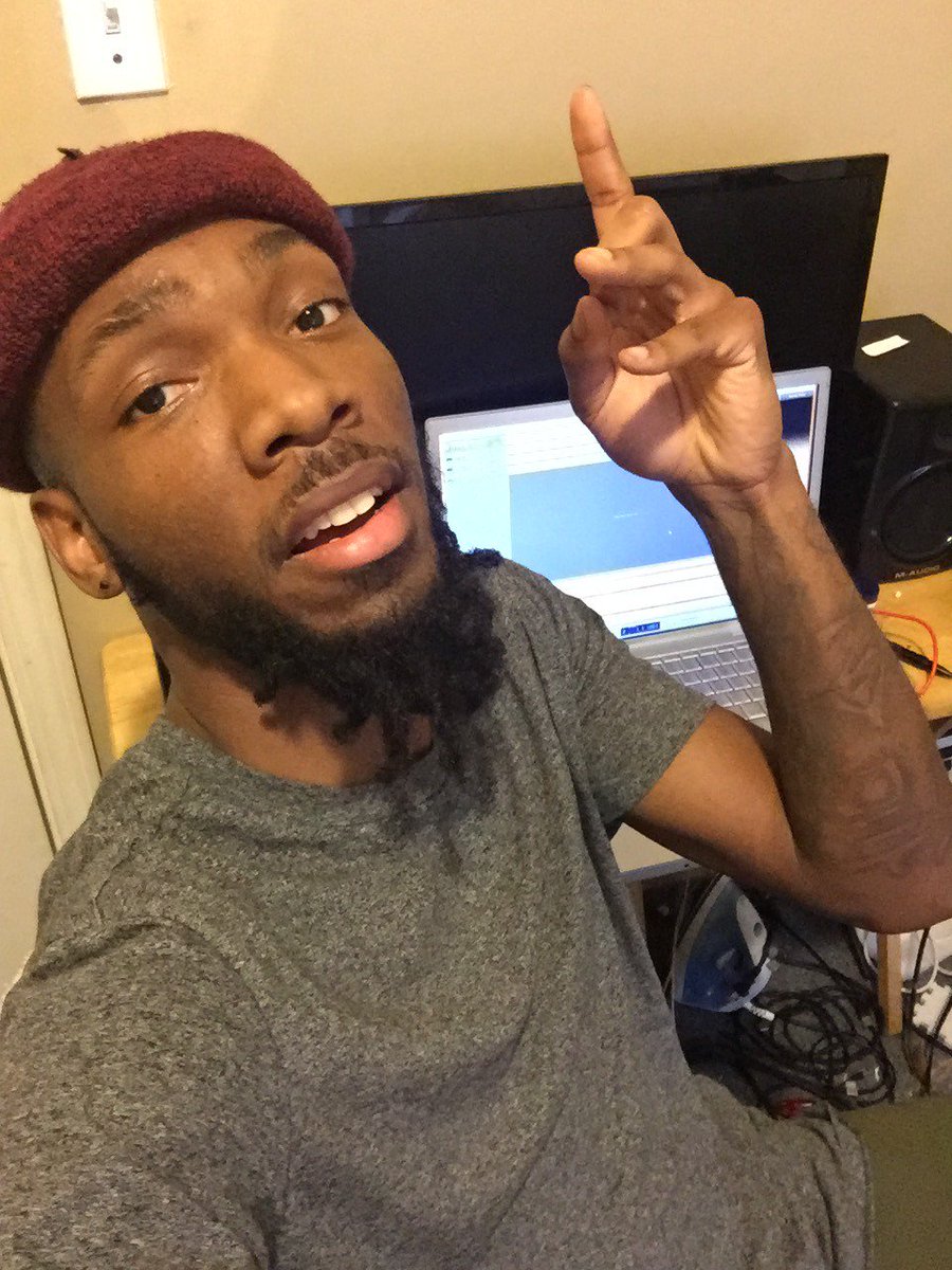 solokees's tweet photo. They think it's CRAZY I say it's ME 😎💯 #BeardGang #BeardGoals #dreadlocks #BeardDreads https://t.co/mFFUlMJ1W1