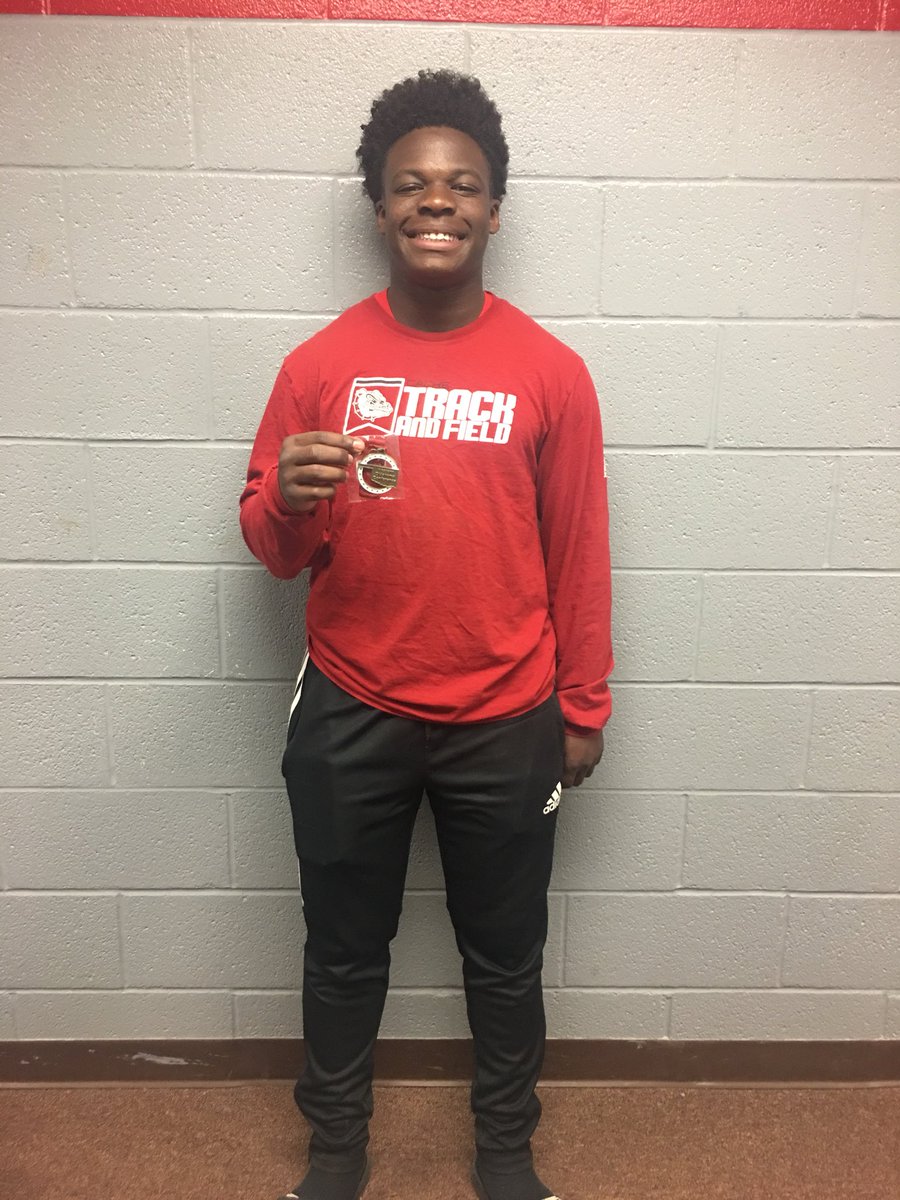 FootballCache's tweet photo. Class of 2019 RB/LB Arthur McDonald wins the 100 meter dash with an official time of 10.9 seconds at the Conference Track Meet in Weatherford today! #fasdogs #speedkills https://t.co/ZYUniNtw4J