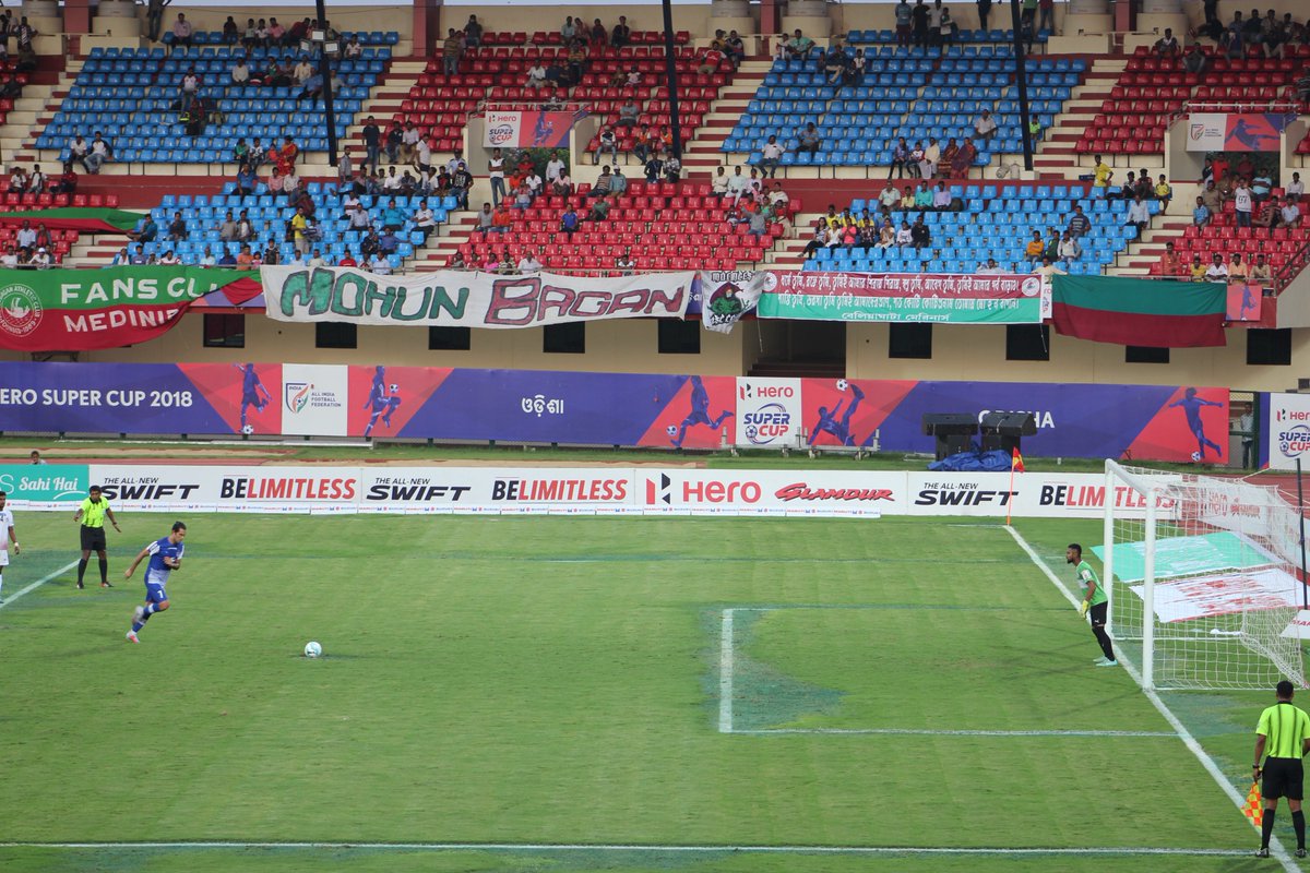 TFGfootball's tweet photo. #HeroSuperCup Moment: Miku completes hat-trick by converting penalty, seals @bengalurufc's path to the grand finale. #indianfootball #MBvBFC https://t.co/pGNlM6Xfs6