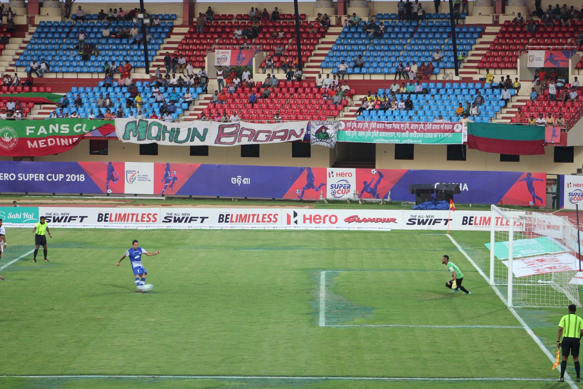 TFGfootball's tweet photo. #HeroSuperCup Moment: Miku completes hat-trick by converting penalty, seals @bengalurufc's path to the grand finale. #indianfootball #MBvBFC https://t.co/pGNlM6Xfs6