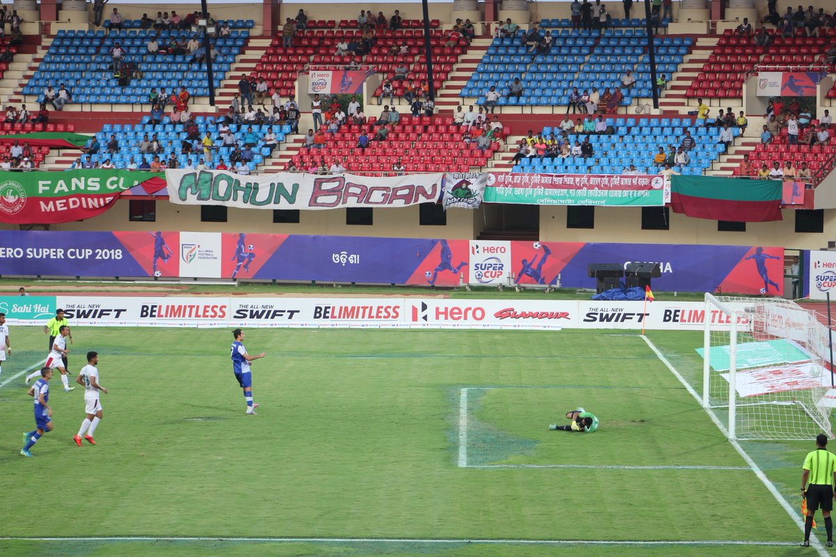TFGfootball's tweet photo. #HeroSuperCup Moment: Miku completes hat-trick by converting penalty, seals @bengalurufc's path to the grand finale. #indianfootball #MBvBFC https://t.co/pGNlM6Xfs6