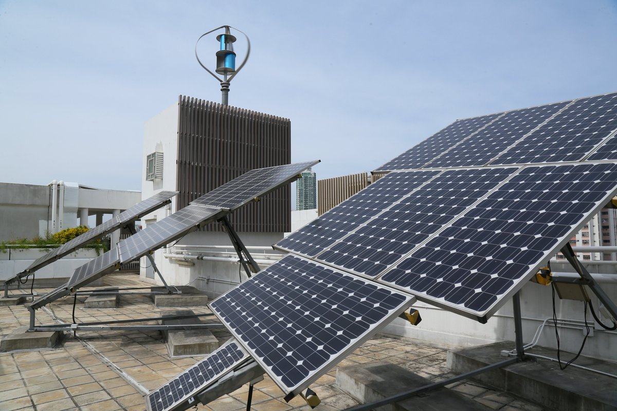 Details of #FeedInTariff in #HK announced yesterday! #RenewableEnergy  generated by small private producers could supply to grid at HK$3-5 per unit. Payback period for such #solar or wind systems is estimated to be around 10 years. #hkgreenbuilding #climatechange