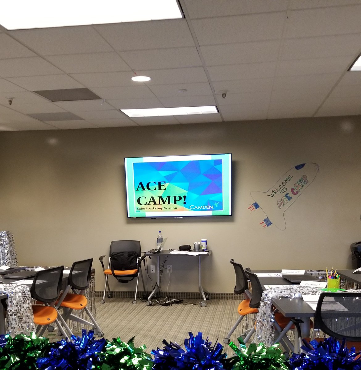 chelseaodom1ld's tweet photo. ACE Camp Sales Workshop - we are ready for take off! Thank you for your amazing energy, DROC! #CamdenU next level coming to a training room near you! https://t.co/APTvRGtL2B