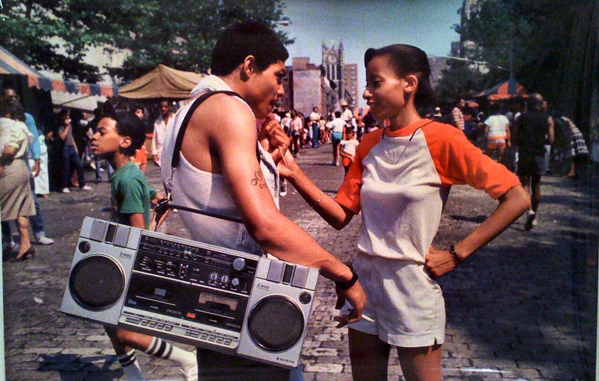 reihani_sacha's tweet photo. Before iPods #1970s https://t.co/Pdwr6RuYgI