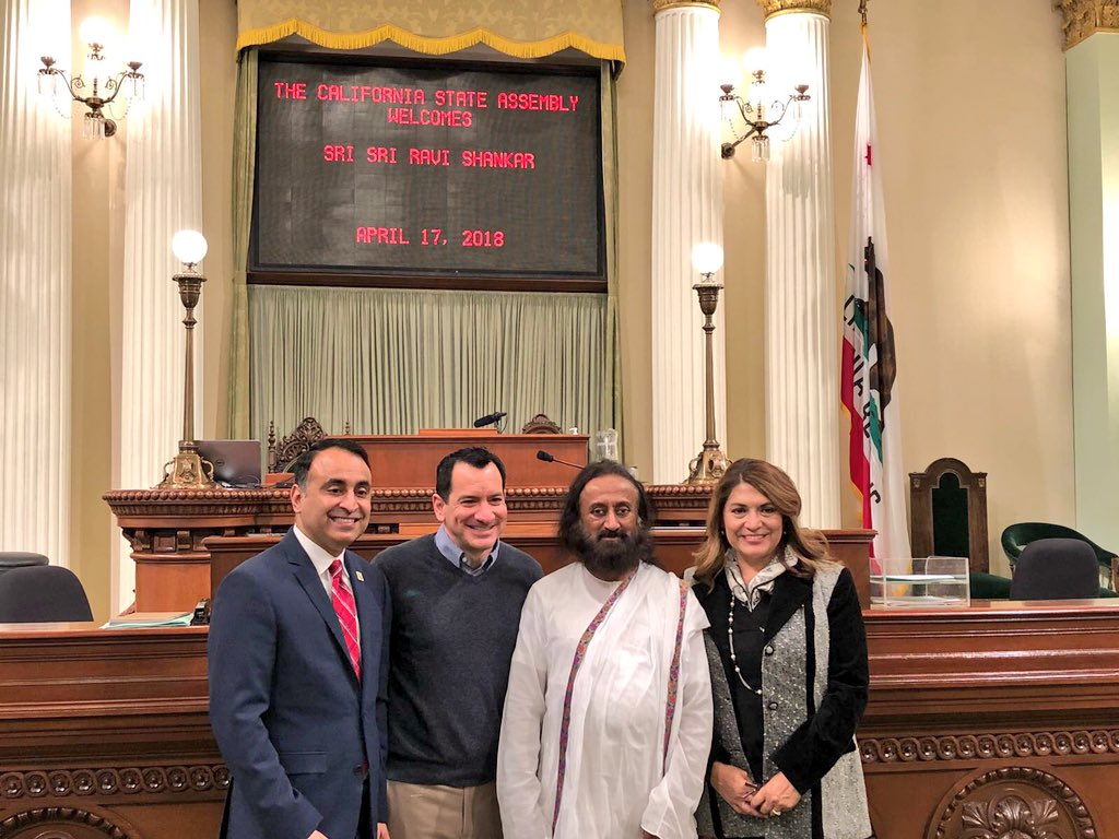 Gurudev Sri Sri Ravi Shankar tweet media