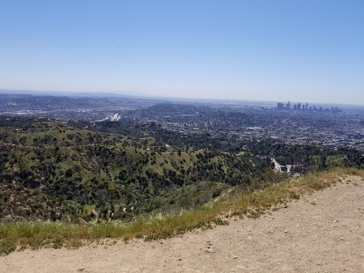 her_I_am_'s tweet photo. Beautiful day for a trail ride in the Hollywood hills! #sunsetranch https://t.co/SWthCnT4dR