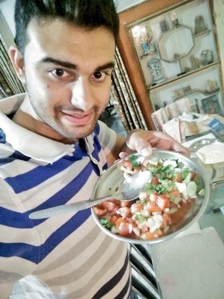 Rain_Man25's tweet photo. @IDFC_Bank #Foodsie #SummerYummers #Contest
Salad..
This Is Something Which My Whole Family Eat During Summer Because Everyday My Mom Make This For Us.
She Never Ever Forget To Make This And We All Love To Eat It 😋 https://t.co/aDWUF7gYHI