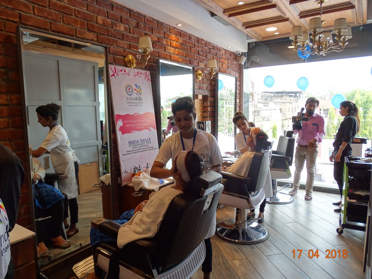 uksdm_2017's tweet photo. #Flaunt_Your_Skills
#World_Skills_2019_Kazan_Russia
#Olympics_Skills
#AbSkillsKiBari
State Level #IndiaSkills Uttarakhand 2018
Beauty Therapy held on 17 April 2018 at #Geetanjali_Salon_Dehardun
@drpankajias https://t.co/jT1JCVSPBH