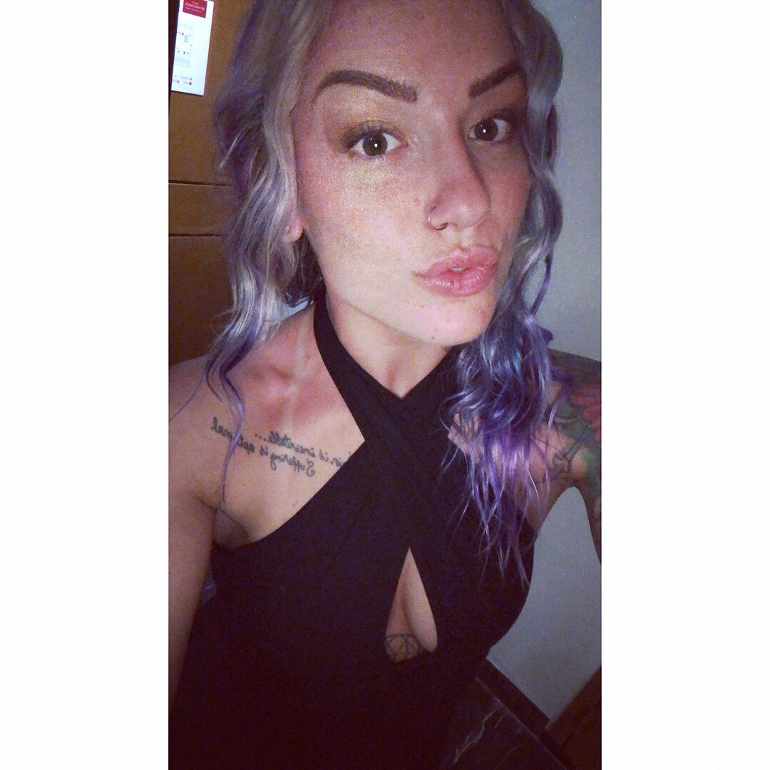 ronniedohertyy's tweet photo. Iโve had this dress since I was in grade 9. Still fly. Still fits. ๐ค๐ผ#MissMyBlueHair #Mermaid #Plurmaid #BBCAN6 https://t.co/TJdl90jISR
