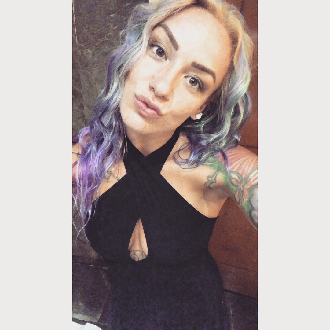 ronniedohertyy's tweet photo. Iโve had this dress since I was in grade 9. Still fly. Still fits. ๐ค๐ผ#MissMyBlueHair #Mermaid #Plurmaid #BBCAN6 https://t.co/TJdl90jISR