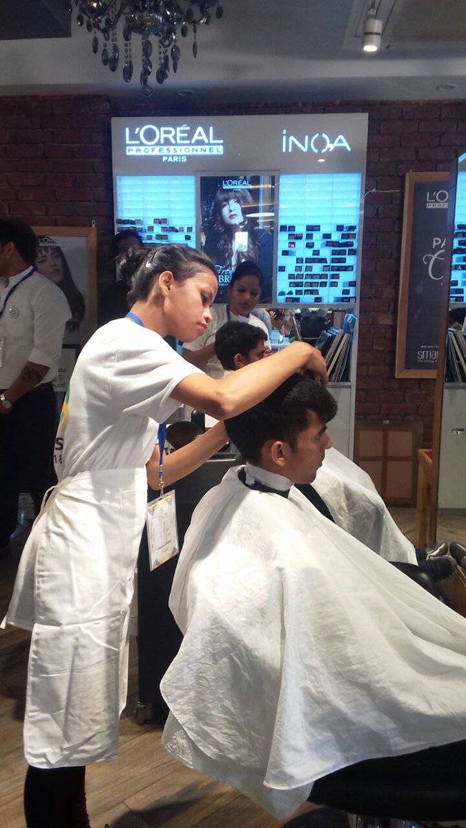 uksdm_2017's tweet photo. #Flaunt_Your_Skills
#World_Skills_2019_Kazan_Russia
#Olympics_Skills
#AbSkillsKiBari
State Level #IndiaSkills Uttarakhand 2018
Hair Dressing held on 17 April 2018 at #Geetanjali_Salon_Dehradun
@drpankajias https://t.co/gUvqgGmdXm
