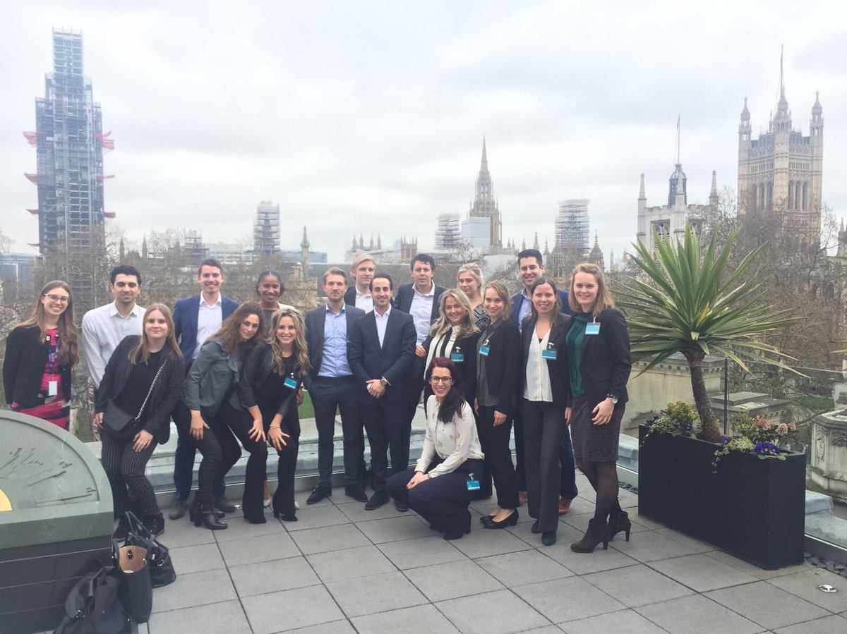 Huizenprijzen van € 8.000,- per m2 voor een wijk in ontwikkeling, kantoorhuren van meer dan € 1.000,- per m2 en een scala aan situaties waarbij je RICS lidmaatschap kan verliezen... Het was een informatief Young Professional weekend! <a href="/FRISRealPeople/">FRIS | Real People</a>