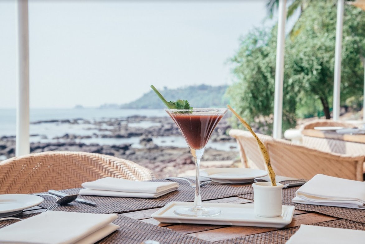 bay15cabanas's tweet photo. Picture yourself relaxing in a chair and watching the mesmerizing view of the sun setting and rising with a #cocktail in hand. It sounds good, right? Well, there's more, read on: https://t.co/cbAeRmHuob #Bay15 #Goa #Holiday #holidays https://t.co/9cLL7evLek