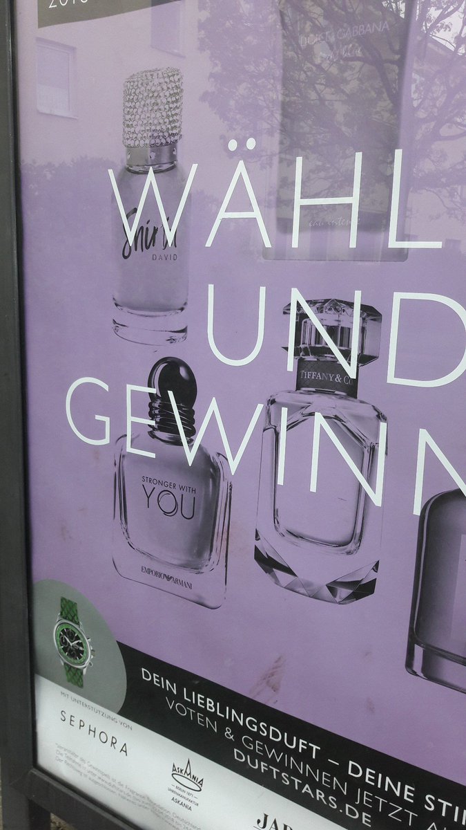 Fabi_Barbie85's tweet photo. Welches baby sieht man denn hier an meiner Bushaltestelle @ShirinDavid 😏😍 https://t.co/4VTW1GGoVB