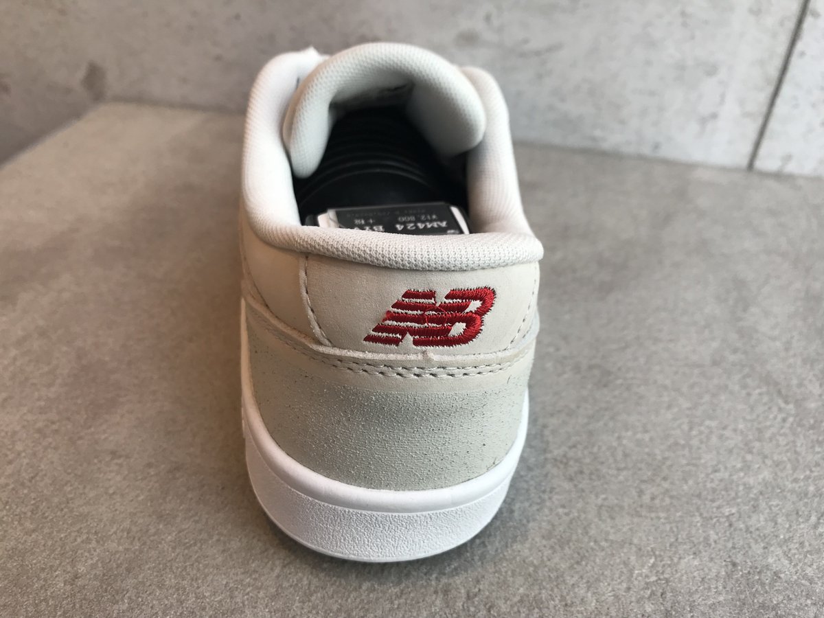 nb_SAPPORO's tweet photo. 《 #NB新商品 》
BEAUTY&YOUTH UNITED ARROWS別注の限定カラーが登場!
「AM424」
COLOR:BYV
SIZE:25.0-29.0cm
PRICE:¥12,800+tax
#NB #newbalance #ニューバランス札幌 #スケートライン #AM424 #コラボ https://t.co/k1Qo23CtAC