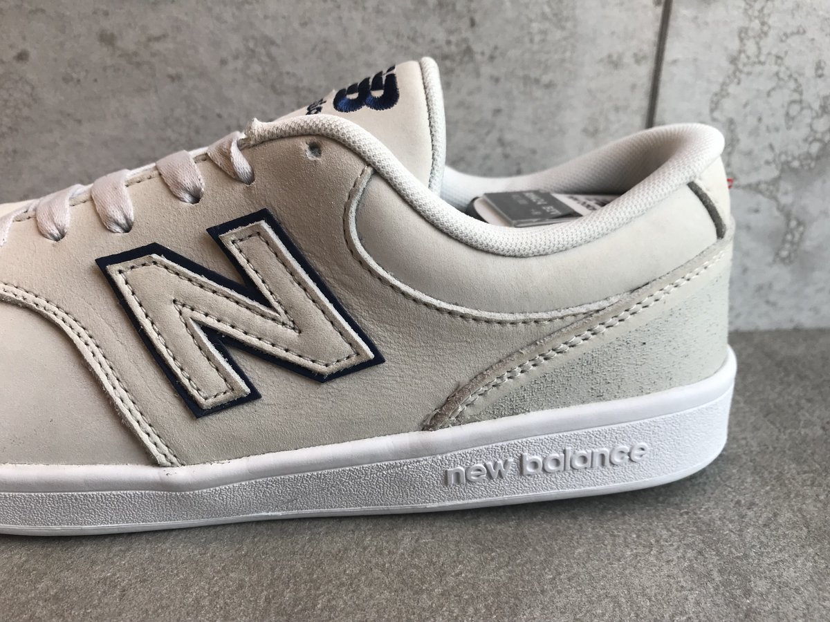 nb_SAPPORO's tweet photo. 《 #NB新商品 》
BEAUTY&YOUTH UNITED ARROWS別注の限定カラーが登場!
「AM424」
COLOR:BYV
SIZE:25.0-29.0cm
PRICE:¥12,800+tax
#NB #newbalance #ニューバランス札幌 #スケートライン #AM424 #コラボ https://t.co/k1Qo23CtAC