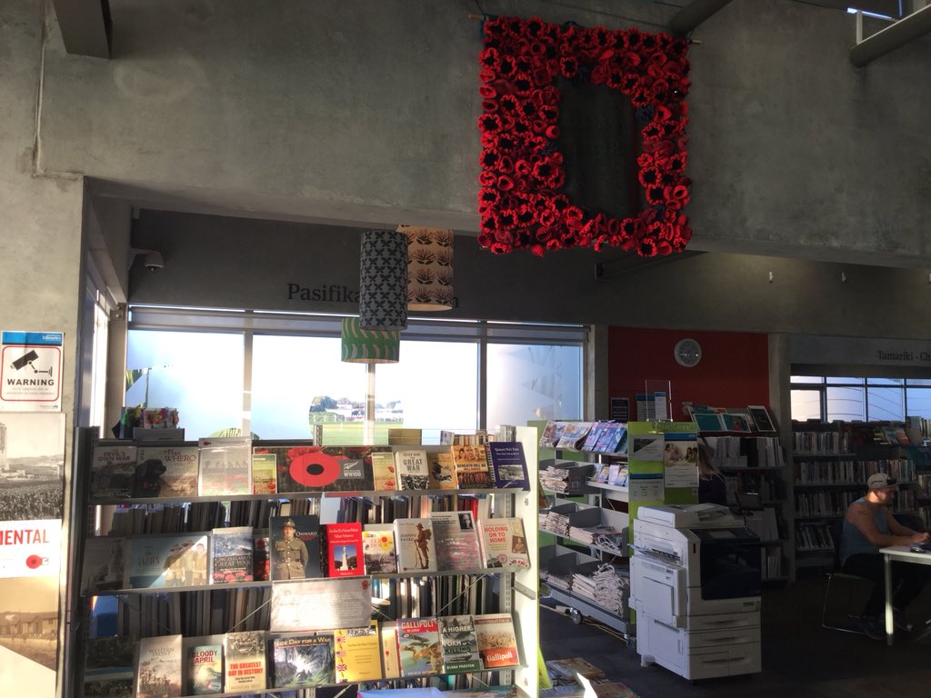 ChristchurchLib's tweet image. ANZAC Display #aranuilibrary #ANZAC #librarydisplay #lestweforget