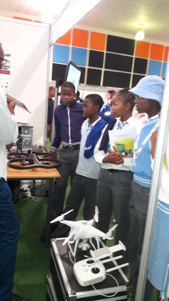 KabeloMoswetsi4's tweet photo. Learners observing drone techno at the STEMFEST 2018 BIUST https://t.co/kPc0Co4G3v