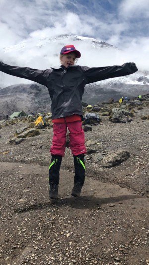 GratitudeDNA's tweet photo. ยอมแพ้เด็กวัย7ขวบจากเท็กซัสคนนี้ที่ปีนยอดเขาคิลิมันจาโร(Mount Kilimanjaro)ความสูง19,341ฟุตได้สำเร็จ ได้รับการบันทึกลงสถิติโลก เพียงเพราะเหตุผลเดียวคืออยากใกล้พ่อที่อยู่บนสวรรค์ พ่อของน้องเสียไปเมื่อน้องอายุ3ขวบ
ความตั้งใจของน้องแน่วแน่และความมานะพยายามสูงมาก..นี่แค่7ขวบเท่านั้นนะ https://t.co/EfZG5pVTxt
