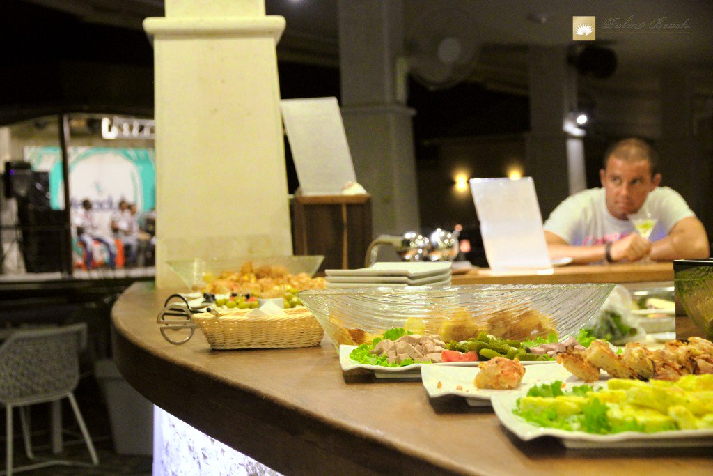 NbPalmbeach's tweet photo. #Malagasy #night #diner #delicious #local #food
#madeforpeople https://t.co/RzRSCXZtz4