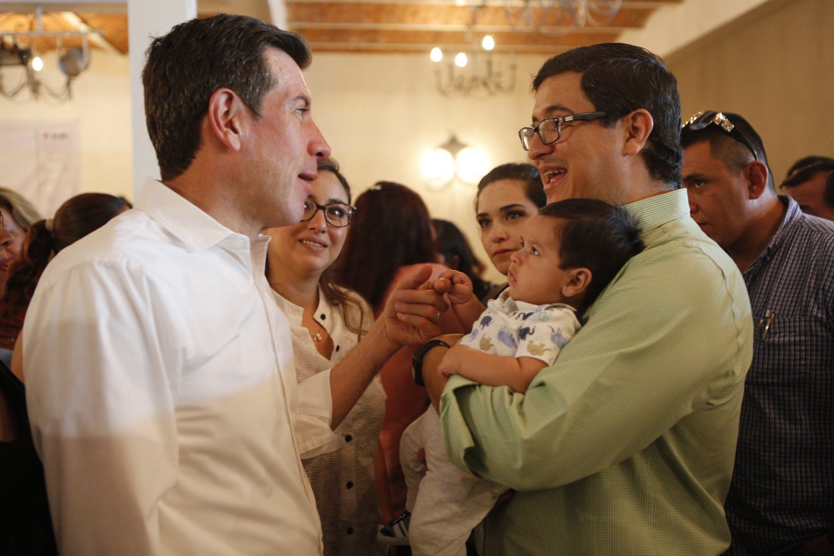 valeria_guzman_'s tweet photo. Así es, @norbertvaldivia al convivir con @Micasrey podemos reconocer su sencillez y calidad humana, eso es lo que #Jalisco necesita. https://t.co/JRoyFPLD4m