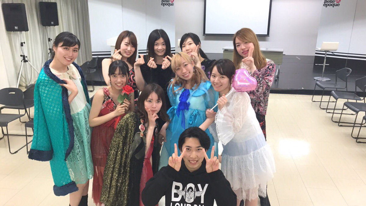 de_heroine's tweet photo. 16時30分の回が残り5席……！！！
12時30分の回はもうすこーーーしだけあります💓
ありがたいです😭😭😭
遊びに来てください〜💓
https://t.co/emBeXx8Ils https://t.co/AYI33KIPcL