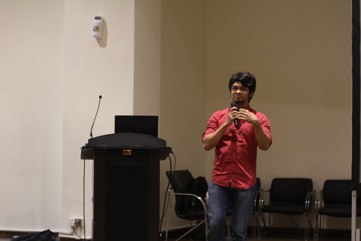 KarnivalFtmk's tweet photo. [ FICTS UTEM ] 
[ KARNIVAL FTMK ]
[ ALUMNI TALK ]
.
LIVE UPDATE: Ceramah bersama alumni di Dewan Seminar FTMK.
.
Like &amp; follow us at :

Instagram : @karnivalftmk
Twitter : @karnivalftmk
Facebook : karnivalftmk 

.#KarnivalFTMK2018
#SmartAndSustainTogether
#EmpoweringTogetherness https://t.co/q02M1lszYv