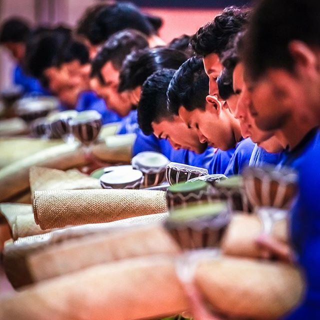 kolikokane's tweet photo. E pule kākou! #kolikokane #kaleoolakaikahikinaokala #pule #kane #hulaislife #keaohula #thehulaworld #moena #hawaii #aloha 📸: @kaimarkell https://t.co/QS9II2wg0u https://t.co/HuQ6MTSrKn