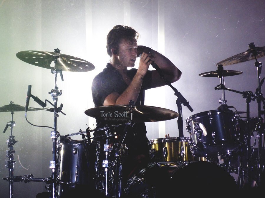 5SOSDATESLAT's tweet photo. Los chicos en el escenario hace unos días! (2) // vía @TVS_Photography
#5SOS3Tour #5SOS3Toronto https://t.co/YjA5mWJADa