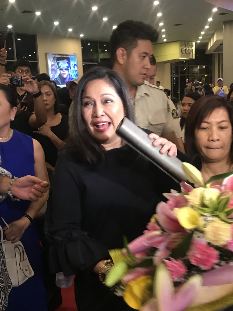 ABSCBNpr's tweet photo. The lead star of the 1992 restored and remastered film “Ikaw Pa Lang Ang Minahal” Maricel Soriano graces the red carpet premiere of her film. #CinemaClassics #ABSFilmRestoration https://t.co/KGfVlvVdNx