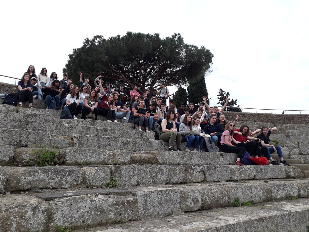 SylVara1's tweet photo. #RomaJC18 Théâtre d'Ostia antica, une belle découverte matinale. Site  archéologique remarquable où  vestiges de thermes, temples  boutiques et autres sites rivalisent  de beauté. https://t.co/05k0V7OozL