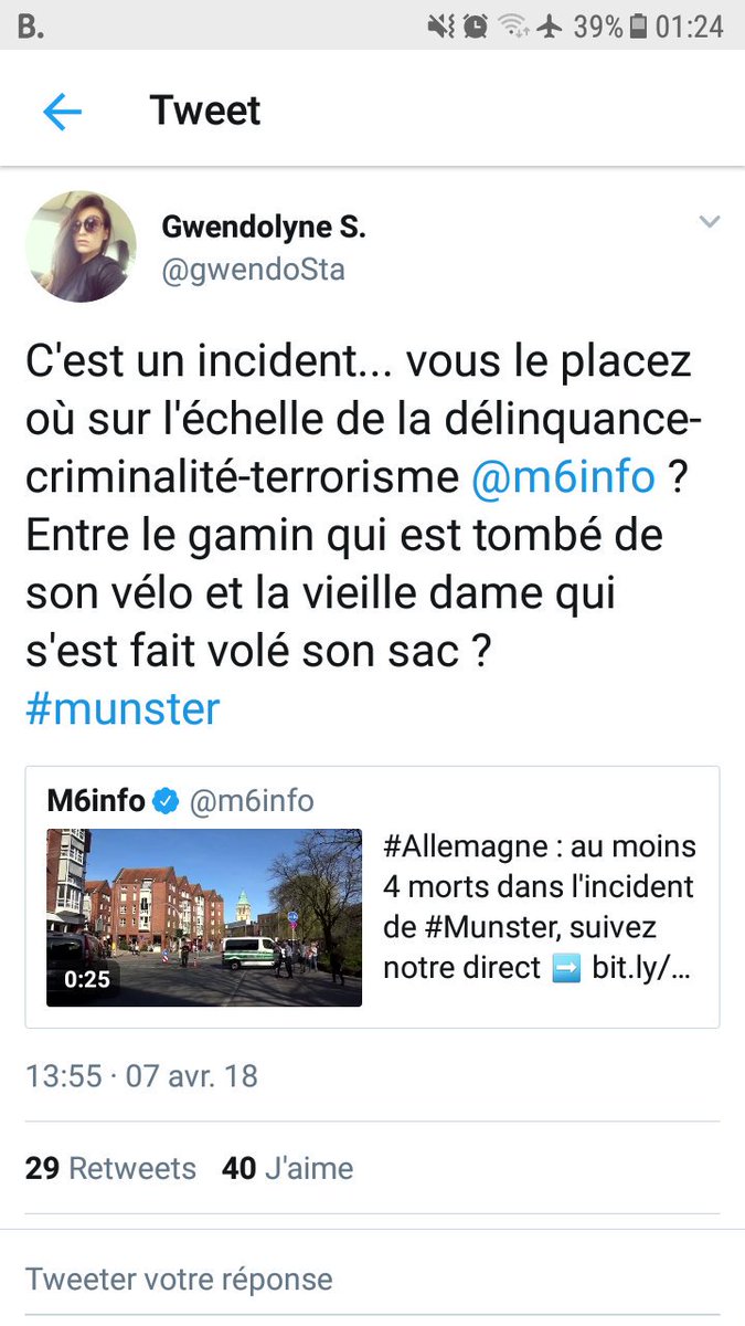Manulak81's tweet photo. @Manuerevera74 @gwendoSta @Foupoudav9741 👏 non ma conne, jregarde son profil et j'analyse. Comme ci dessous qd elle commençait à mouiller pensant tenir a nveau musulman à insulter mais elle a disparu a fois prouvé que le coupable etait 1 mec extrême droite. Aucune frustration, je vois ta maman quotidiennement.😘 https://t.co/z4bu1Wvzjs