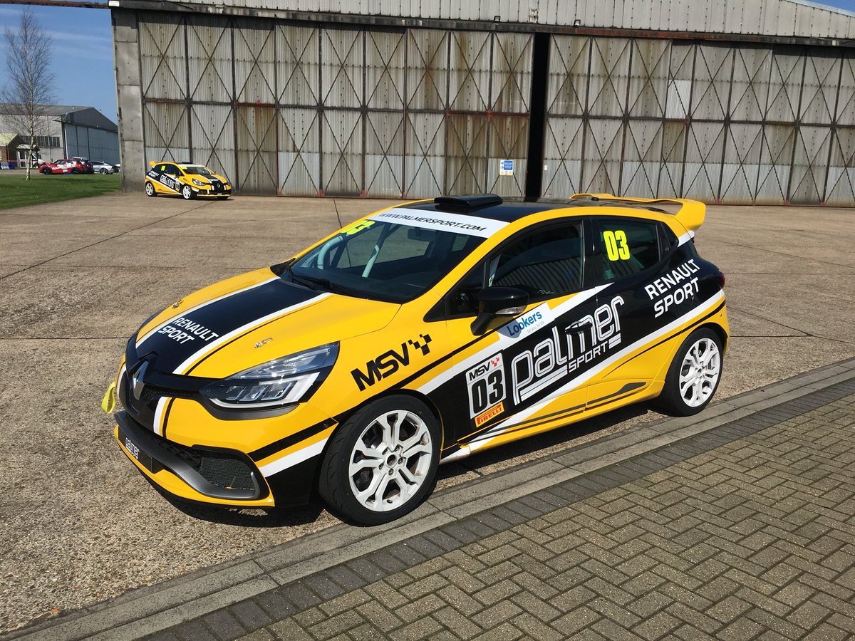 PB_LKS's tweet photo. Just did as I was told by the instructor... “Drive it like you just stole it”!!! 😂 #LookersTrackDay over to you @NigelMcMinn 😉 https://t.co/0uaP1ssddi