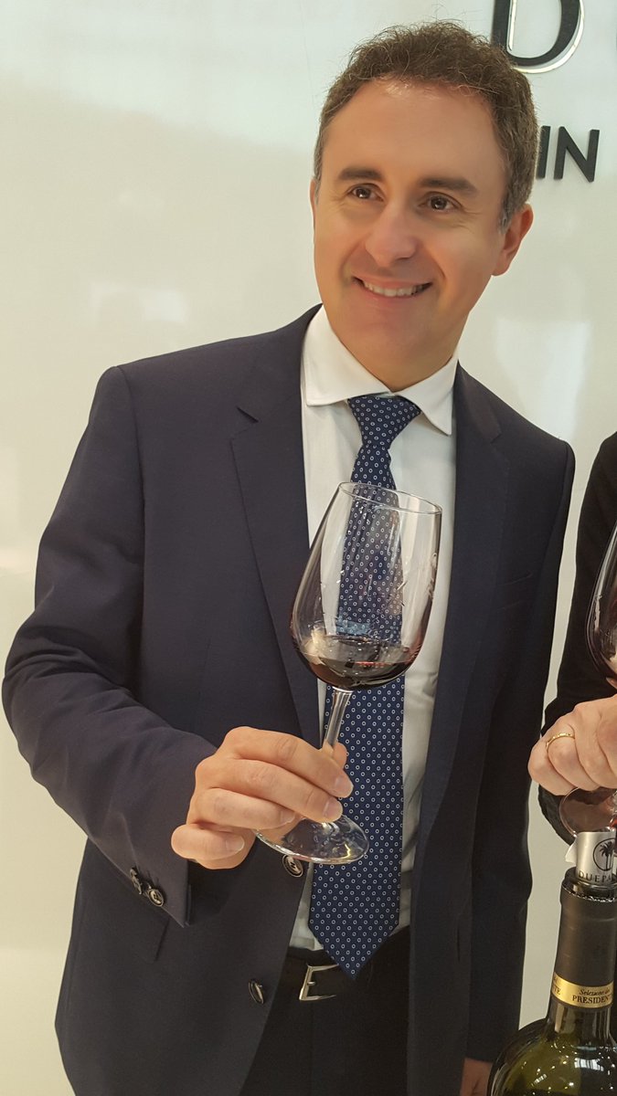 DiGioiaLeonardo's tweet photo. Ultima giornata al @VinitalyTasting.Bilancio più che positivo per la #Puglia e per un settore, il #vitivinicolo, in fortissima crescita.Grazie agli oltre 150 produttori che hanno accolto le migliaia di visitatori e #winelover e presentato eccellenze che tutto il mondo ci invidia! https://t.co/lWGi85wuvK
