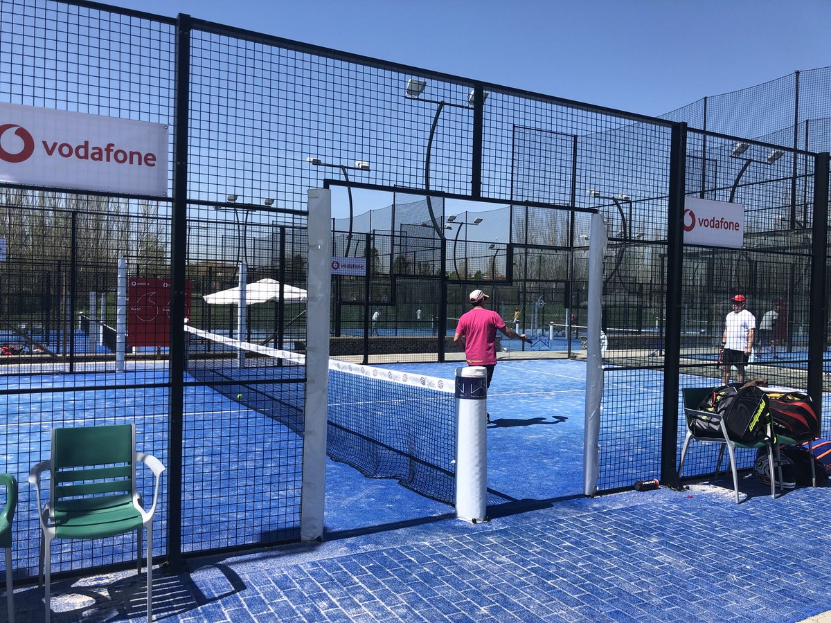 dbayoa's tweet image. Arranca la final del Torneo de Padel de Distribución Vodafone. Vamossss! #vodafoneempresas